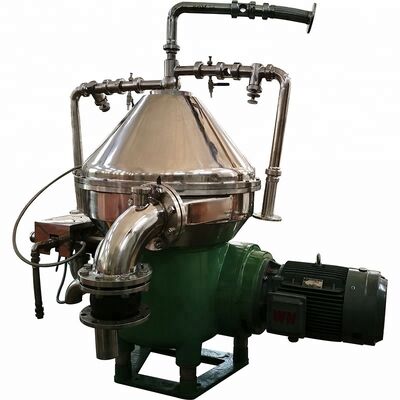 Centrifugele olie-separator met continue schijfstapel
