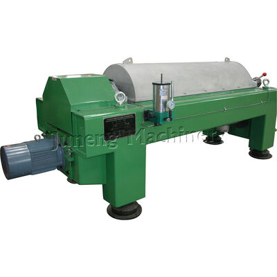 PLC-gestuurde melk- en roomseparator DHNZ204, uitgerust met een trommelsnelheid van bijna 7070 tpm, ontworpen voor melk-roomscheiding